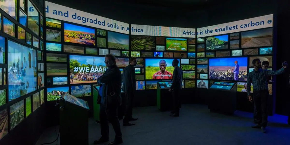 Dispositif interactif entre borne et mur de l’initiative AAA (Adaptation of African Agriculture) lors de la Cop 22