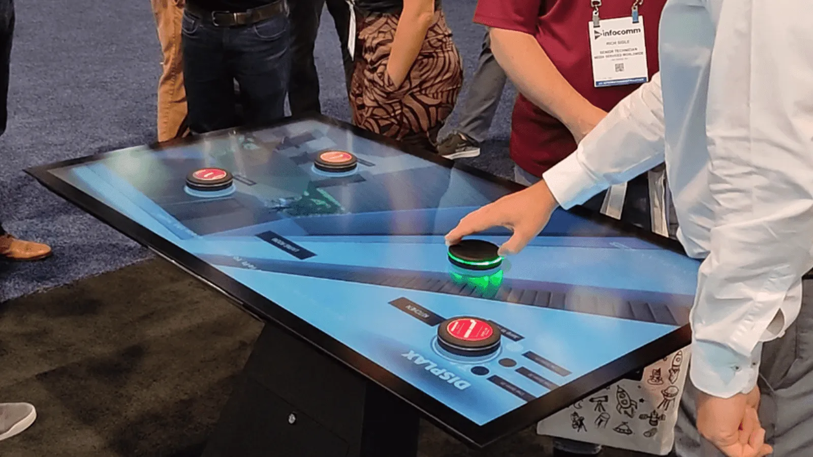 © Displax active tags