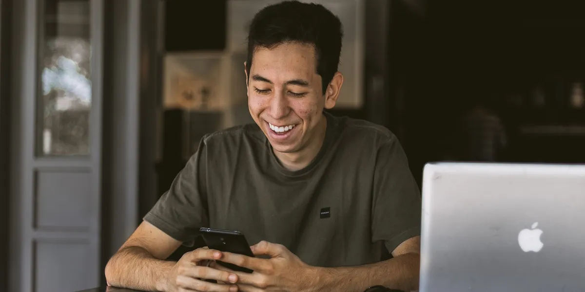 Découvrez comment le livret d’accueil digital révolutionne l'intégration des nouveaux collaborateurs, en présentant des exemples concrets et l’outil no-code PandaSuite.