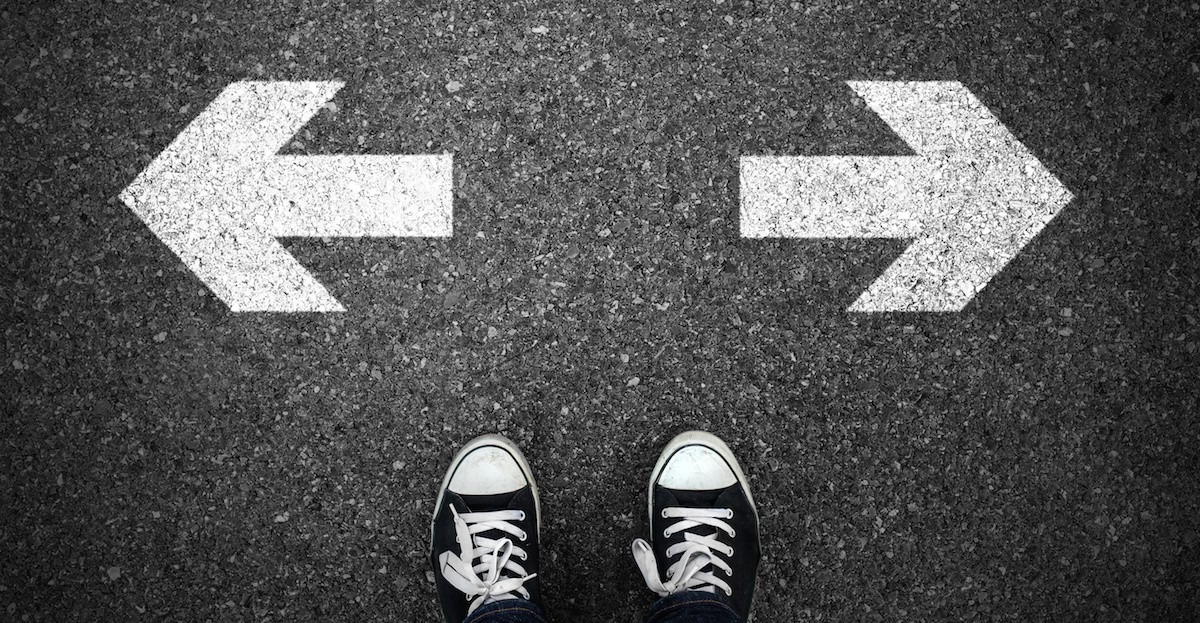 Explore the pros and cons of native apps and web apps. Discover the differences in performance, development, accessibility, and more to make an informed decision for your business.